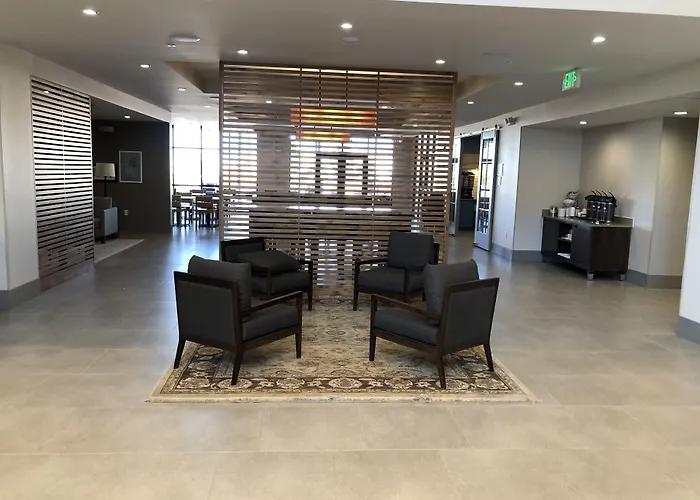 Hotel Fairfield By Marriott & Page