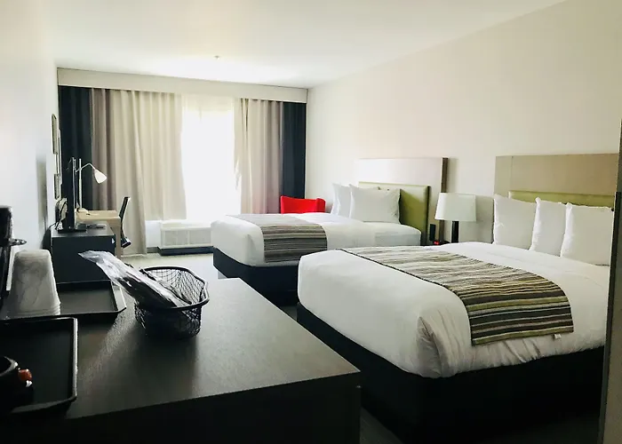 Fairfield By Marriott & Hotel 4*