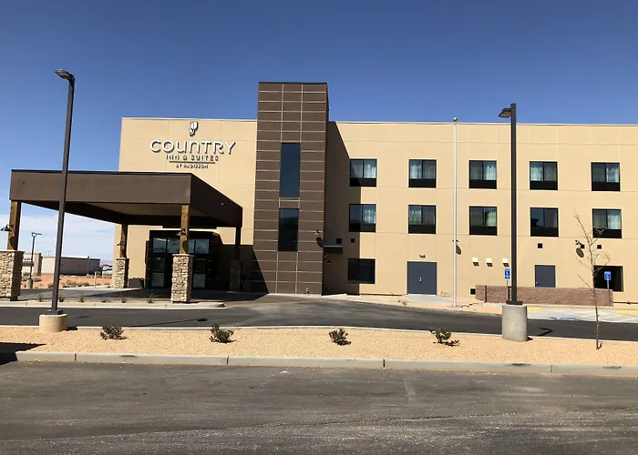 Fairfield By Marriott & 4* Page