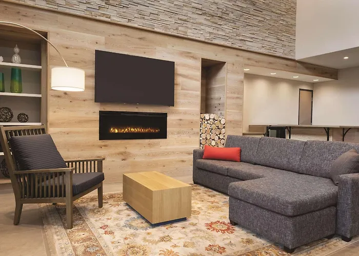 Hotel Fairfield By Marriott & Page