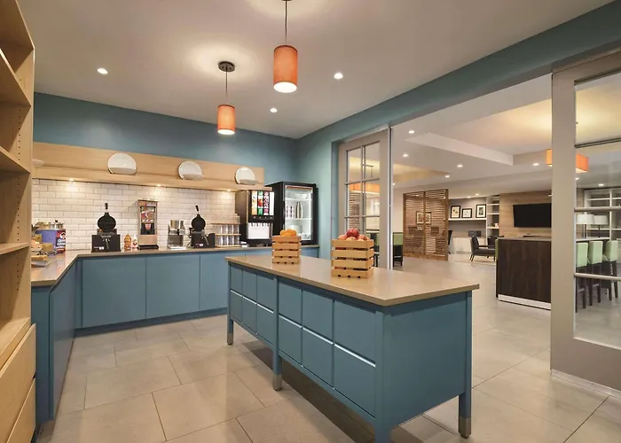Hotel Fairfield By Marriott & Page