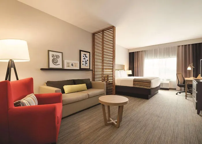 Fairfield By Marriott & 4*