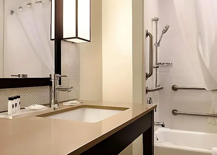 Fairfield By Marriott & Hotel 4*