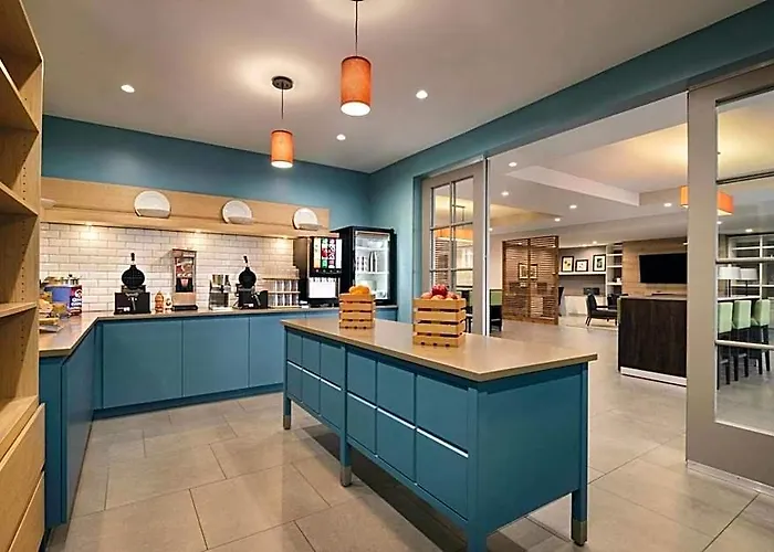 Hotel Fairfield By Marriott &