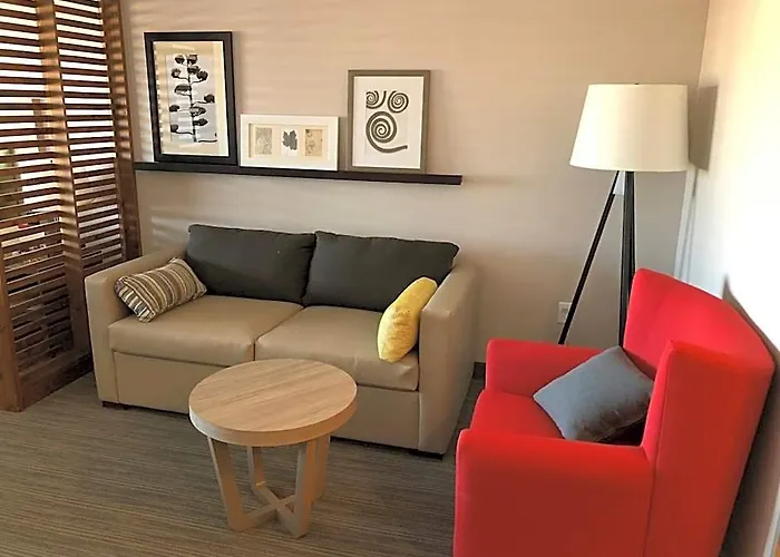 Hotel Fairfield By Marriott & Page