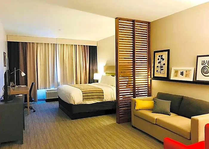 Fairfield By Marriott & Hotel