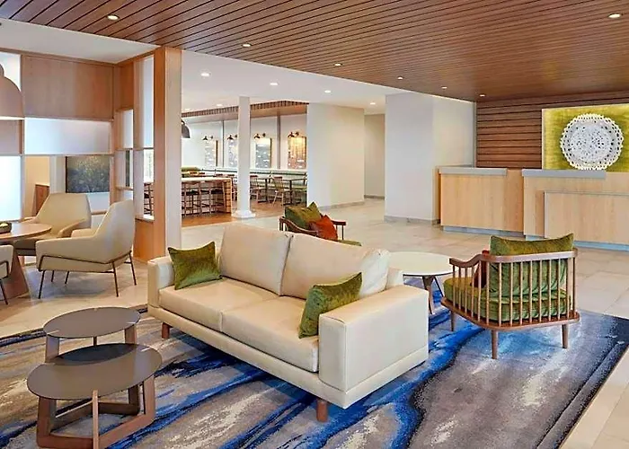 Fairfield By Marriott & Hotel 4*
