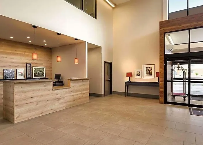 Fairfield By Marriott & 4* Page