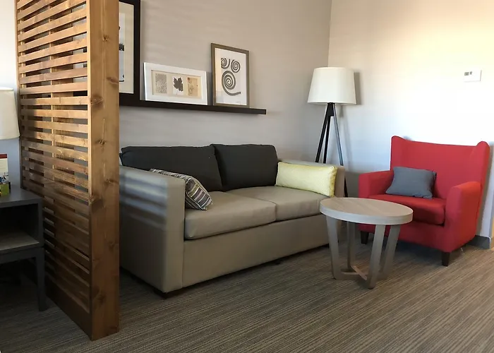 Fairfield By Marriott & 4* Page