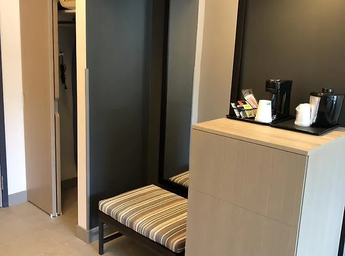 Fairfield By Marriott & Hotel Page
