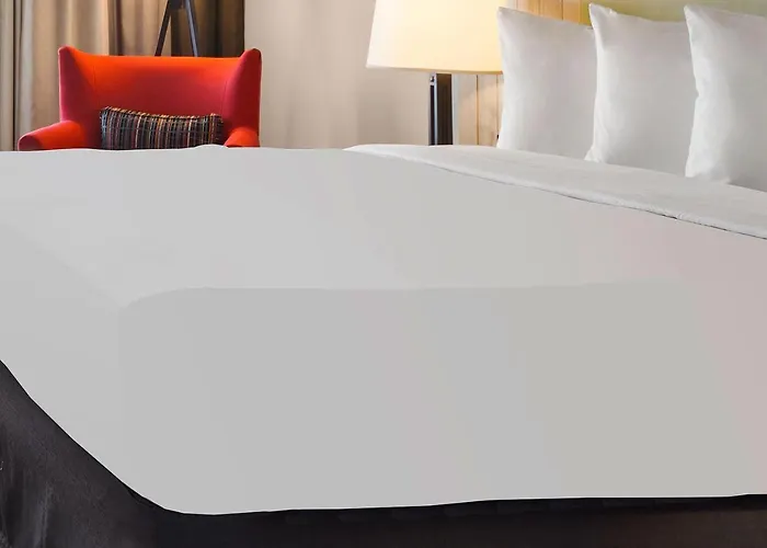 Fairfield By Marriott & Hotel Page