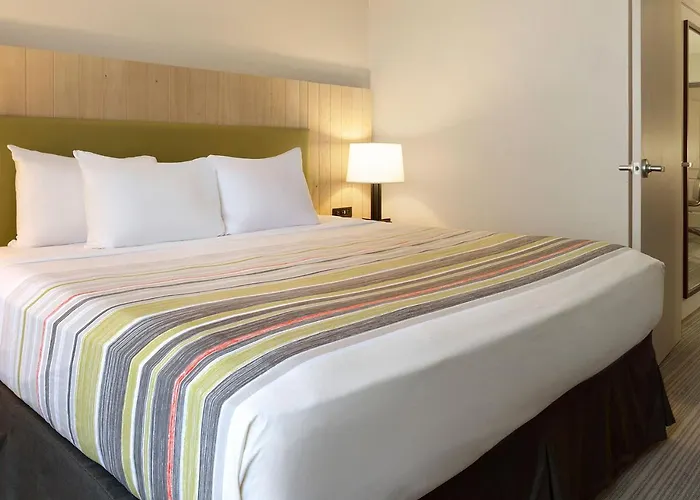 Fairfield By Marriott & Hotel 4*